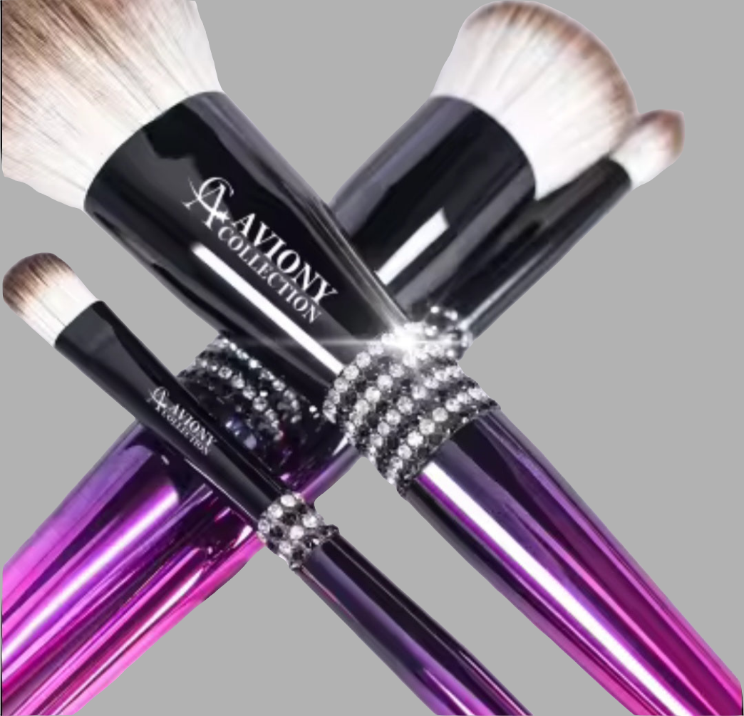 Brush Set & Makeup Pouch**Enchanted Glamor**