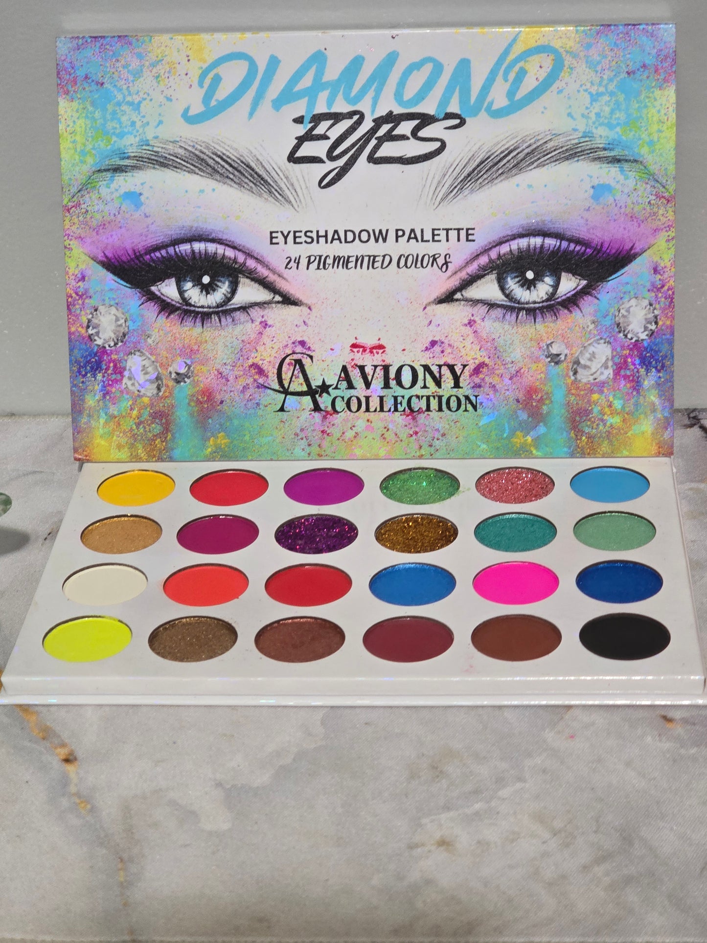 EYESHADOW 24 PALETTE** DIAMOND EYES**
