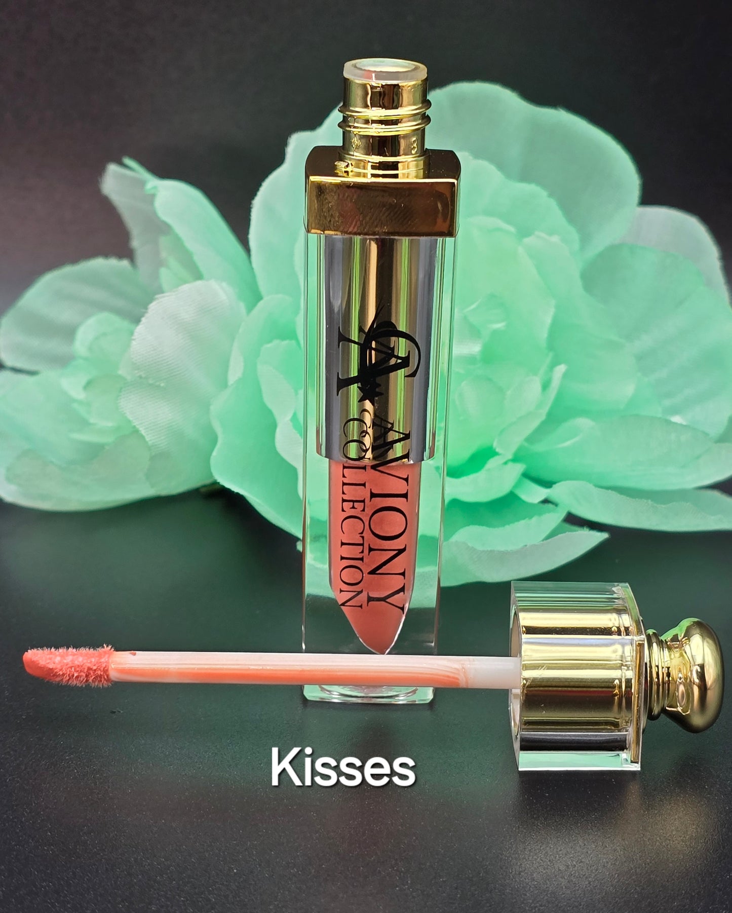 LUXURY LIPGLOSS**KISSES**