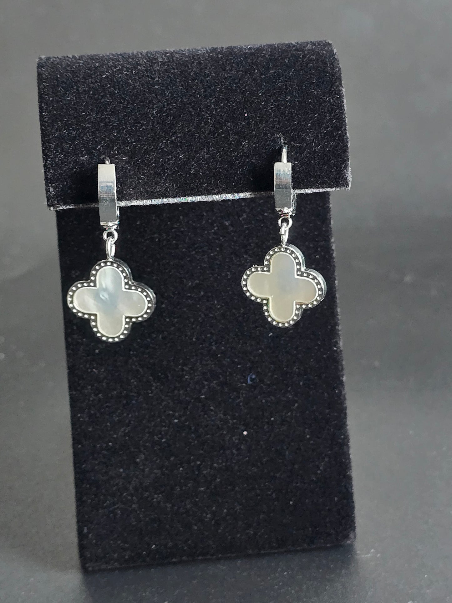 EARRING**Silver White Clover**