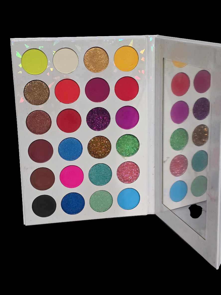 EYESHADOW 24 PALETTE** DIAMOND EYES**