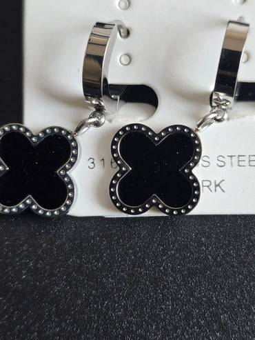 EARRING**SILVER BLACK CLOVER**