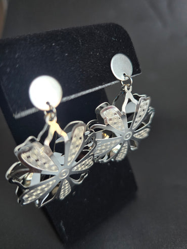 EARRING**Silver Flower Earring**